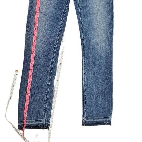 Hudson Jeans. Light Wash Denim with Exposed Hemline. Barbara Skinny. Size 25 - Picture 9 of 10